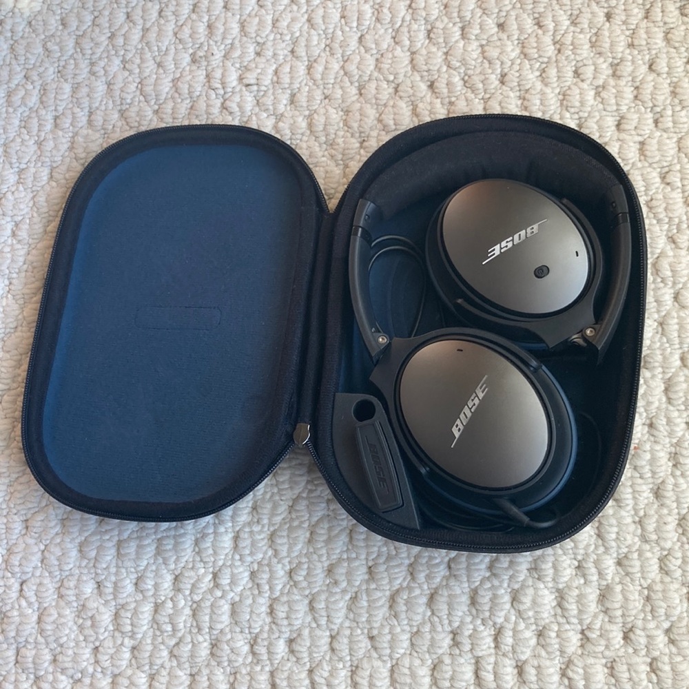 Bose headphones, like new. Smoke and pet free home.